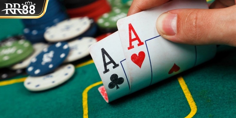 Poker online tựa game đánh bài trực tuyến đang làm mưa làm gió hiện nay